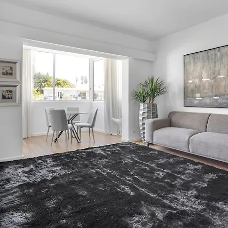 Modern & Luminous In Monte Апартаменты